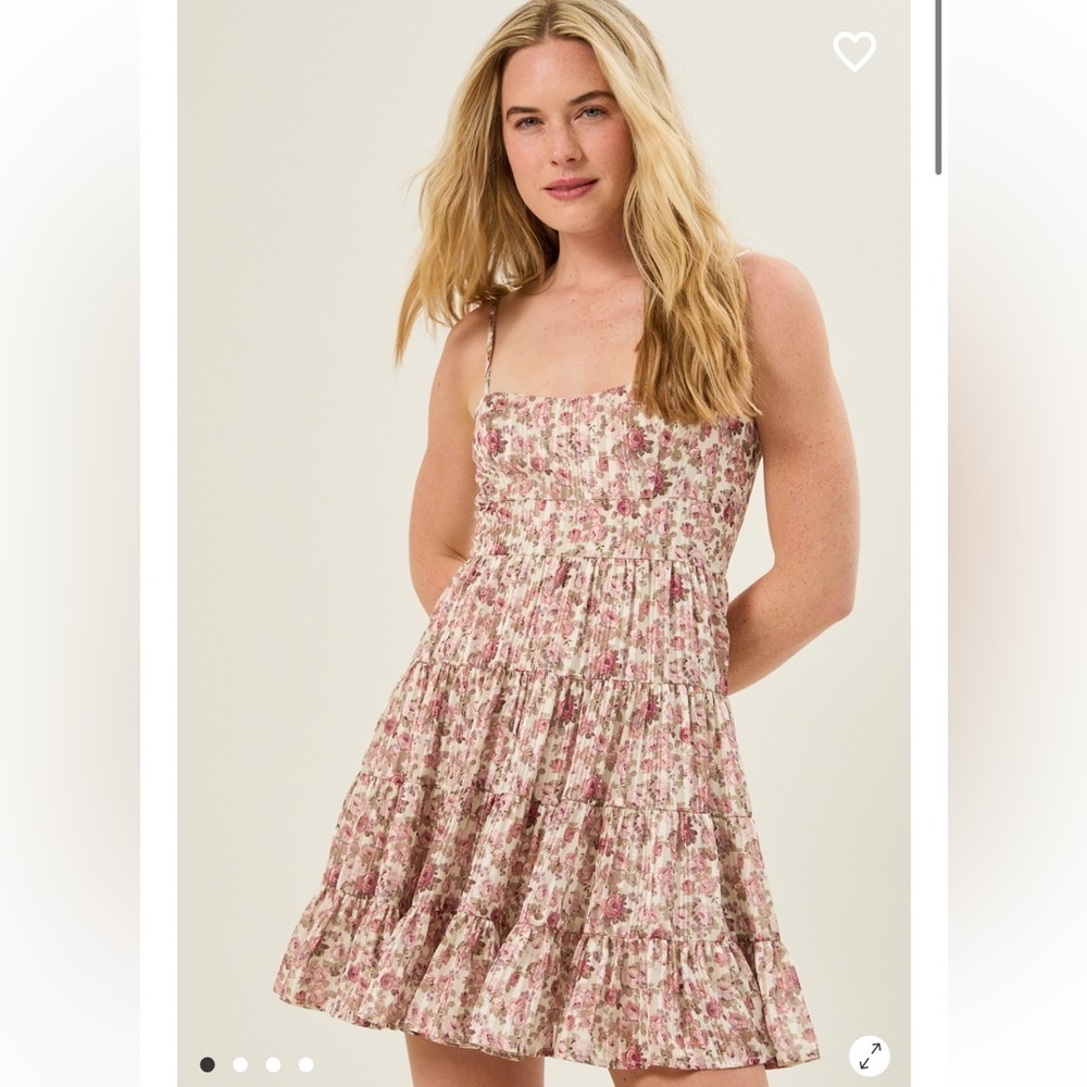 New with tags Altar’d state Cassandra shimmer floral dress